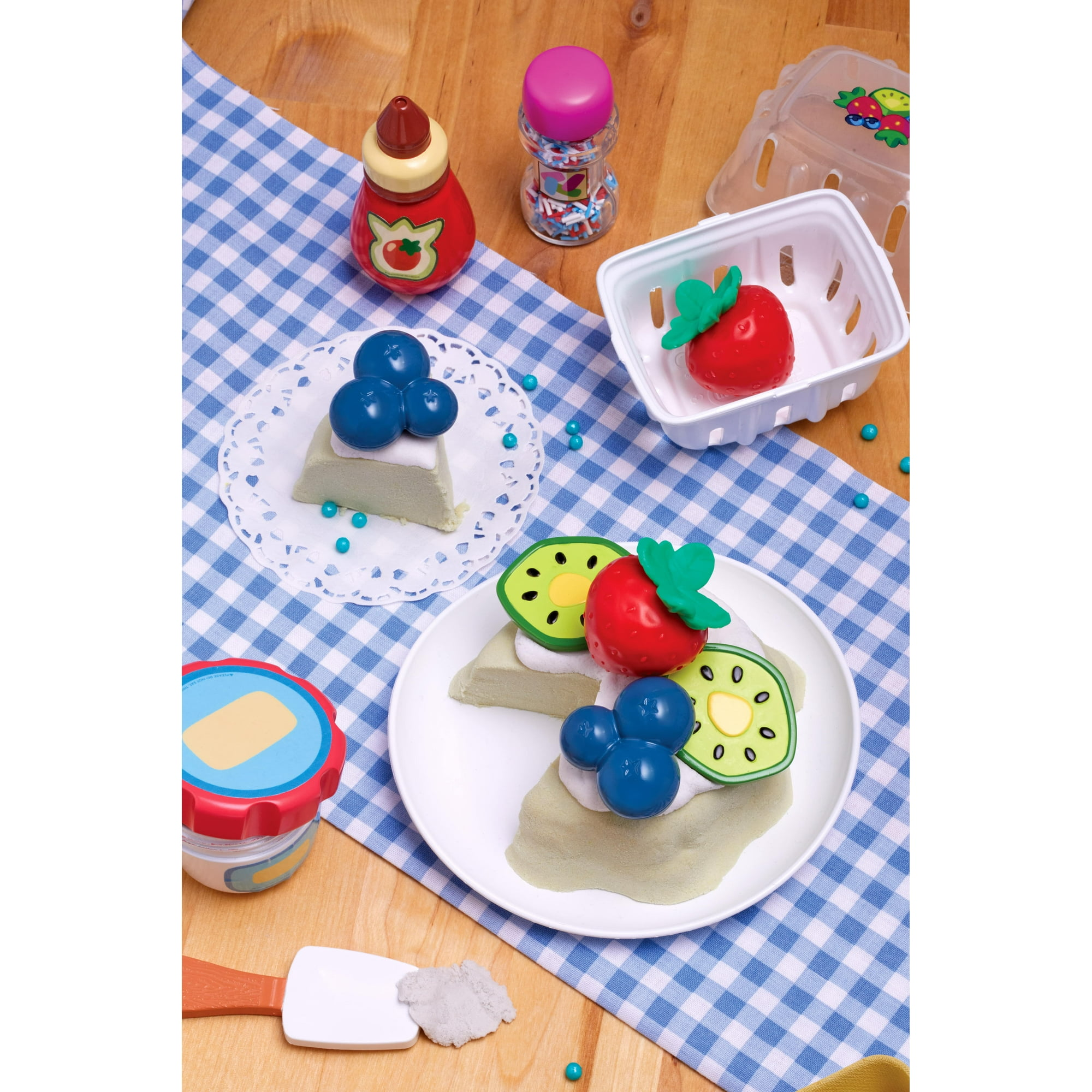 Bluey Playset For Kids With FREE Play Sand Set
